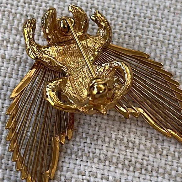 Vintage Monet, Gold tone bee brooch - Picture 3 of 5